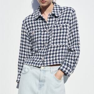 NWOT Zara Jewel Button Blue White Textured Cropped Jacket. Blogger fave.